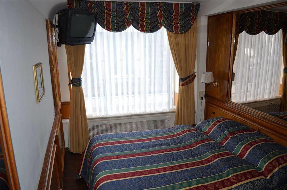 Rembrandtplein Bed & Breakfast Амстердам Экстерьер фото